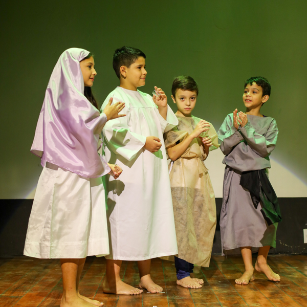 O Teatro como ferramenta de transformação na Educação Cristã: Impacto e Inovação