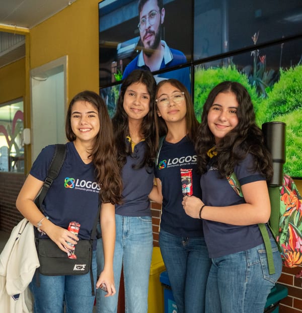 Dia do Estudante: como valorizar o protagonismo juvenil e formar líderes para o futuro